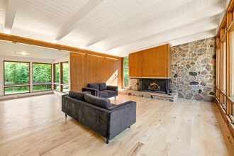 Building Photo - 9200 N Tennyson Dr