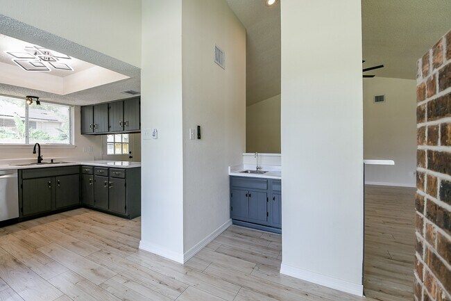Building Photo - 23938 Spring Mill Ln