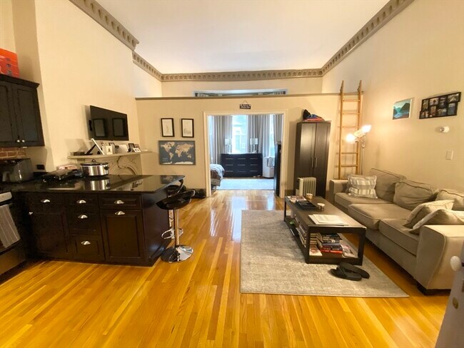 Building Photo - 103 Beacon St
