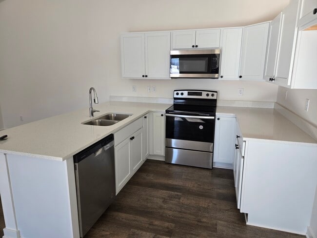 Foto del edificio - 5278 Pinecrest Ct N