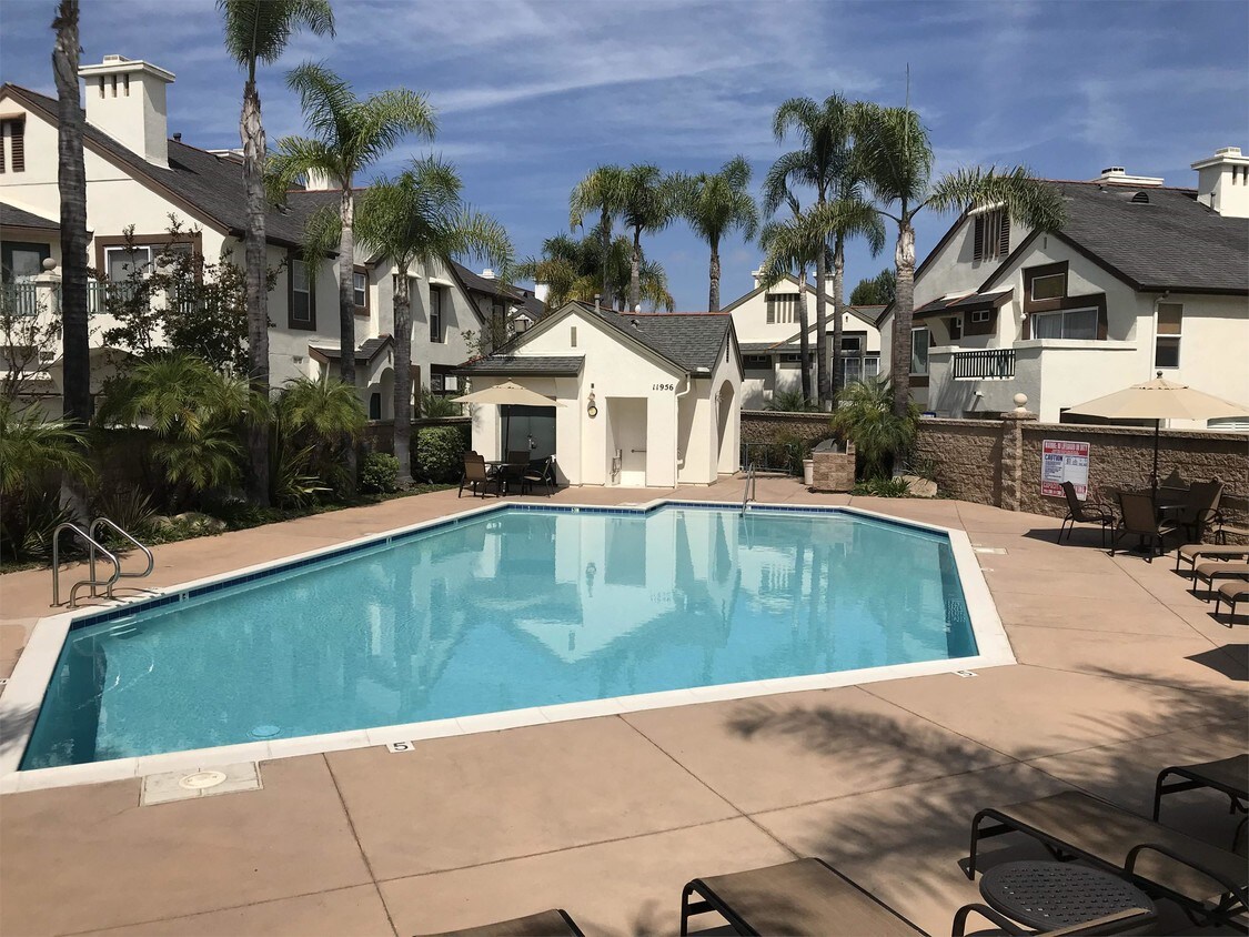 Foto principal - 11950 Cypress Canyon Rd