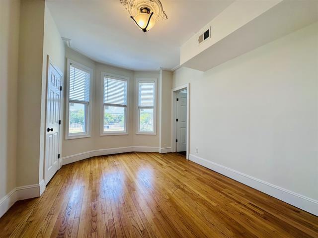 Foto del edificio - 214 CENTRAL Ave