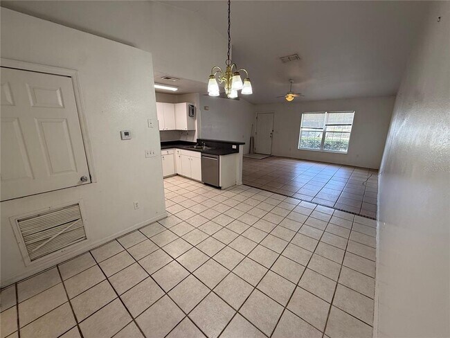 Building Photo - 9515 SW 31st Ct