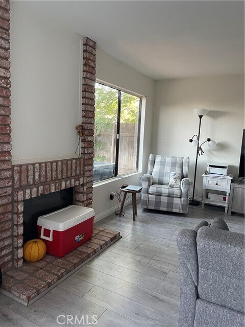 Foto del edificio - 1184 Romney Dr