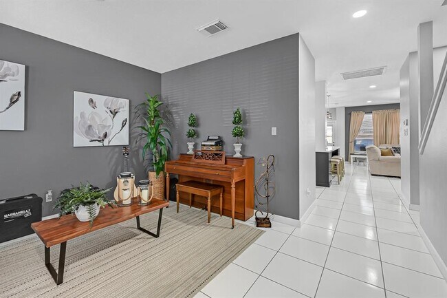 Building Photo - 918 Shirefield Ln