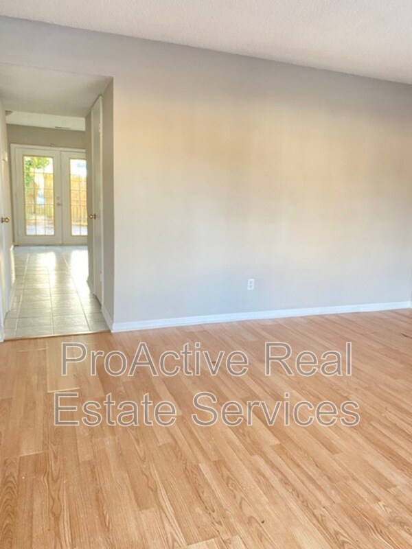 Foto del edificio - 1321 Ruddy Oak Ct