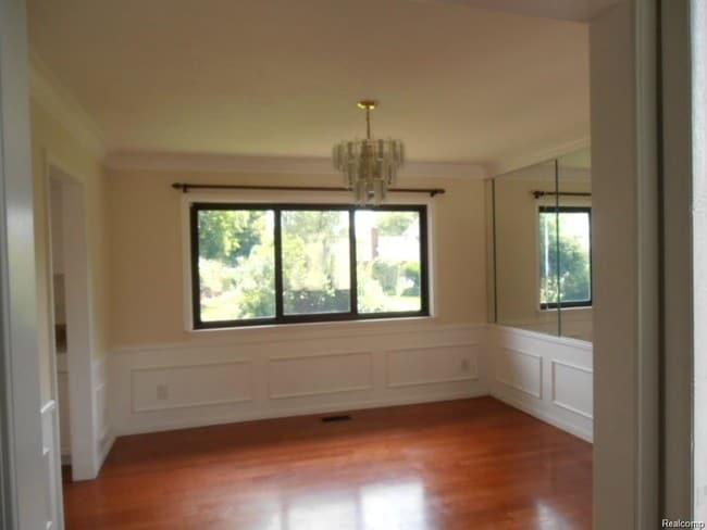 Building Photo - 5086 Falmouth Dr