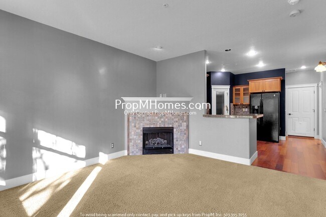 Building Photo - Cozy Two Bedroom Townhome in the Heart of Villebois - Newly Painted Interior!