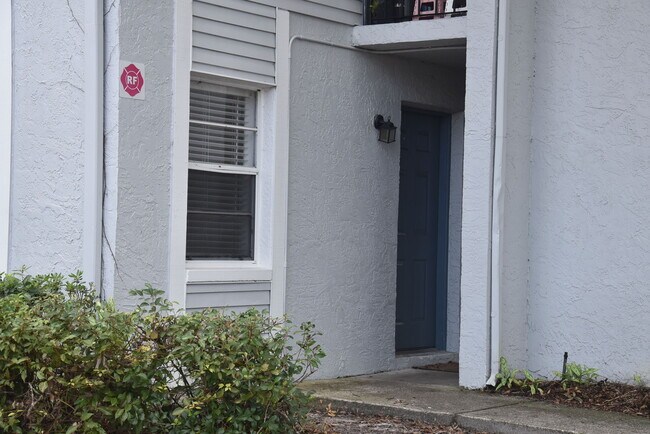 Building Photo - 7173 E Bank Dr