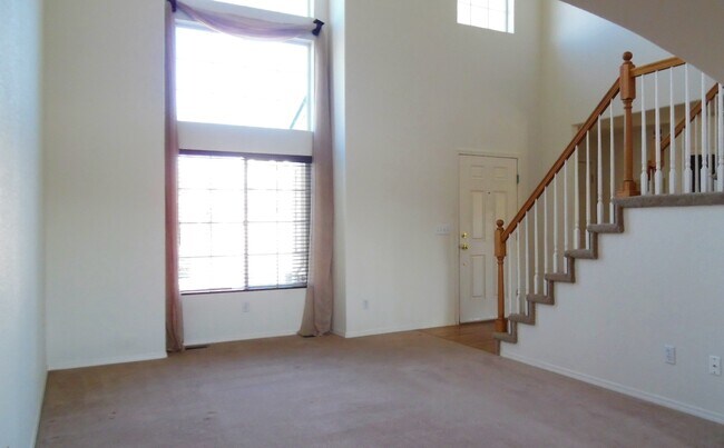 Building Photo - 3217 Sand Flower Dr