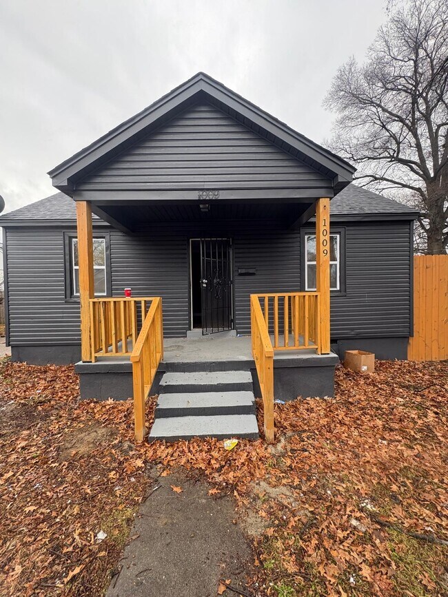 Photo - 1009 Cella St House