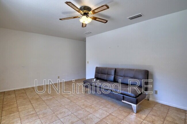 Building Photo - 37339 Buckskin Cir