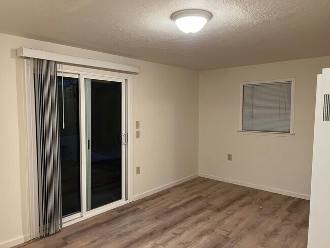 Foto del edificio - 2275 Mount Pleasant Rd