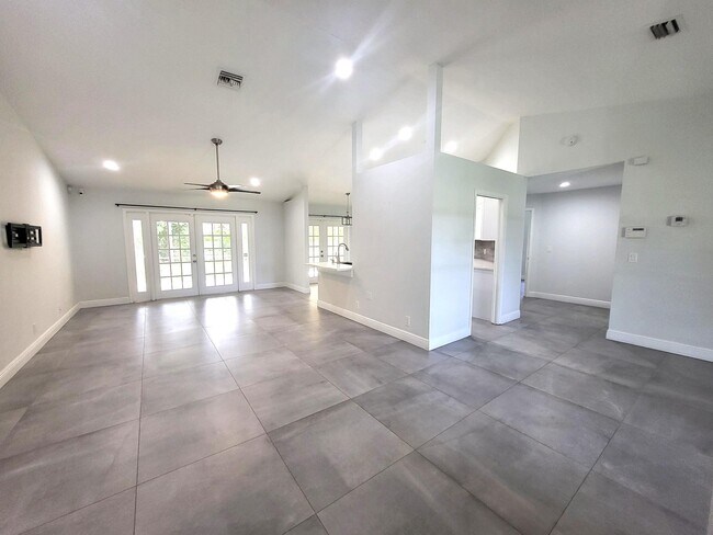 Foto del edificio - 13588 74th St N