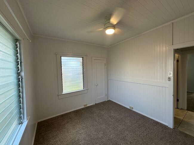 Building Photo - 3907 Keanu St