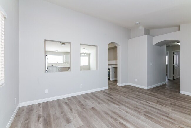 Building Photo - 2037 Madica Ave