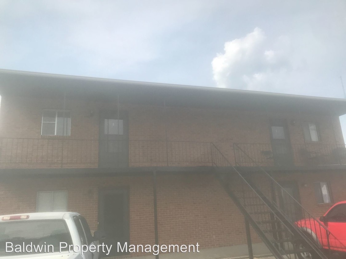 Foto principal - 5063 Friendly Rd