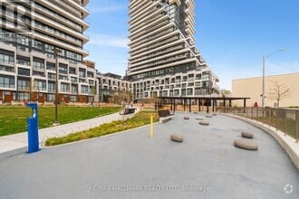 Building Photo - 10-1710 Inn On The Pk Dr