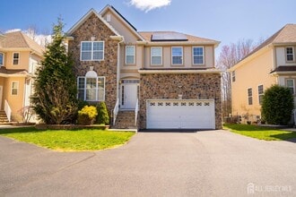 Building Photo - 460 Morning Glory Dr