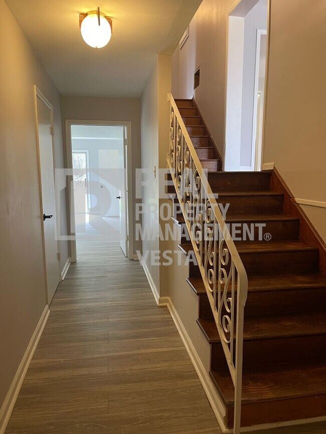 Building Photo - Four Bedroom House in Milledgeville