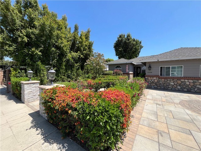 Building Photo - 15358 Leadwell St