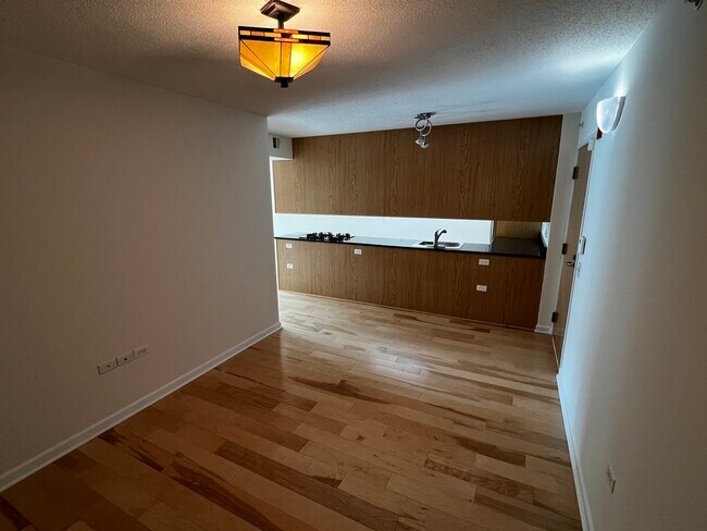 Foto del edificio - 9655 Woods Dr