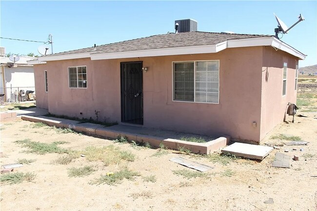 Building Photo - 1531 Riverside Dr