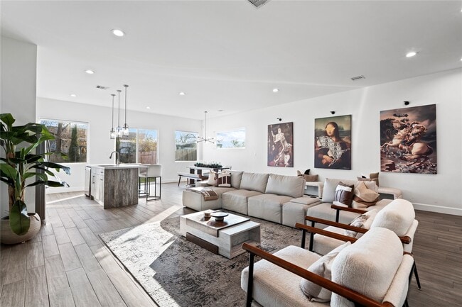 Foto del edificio - 6819 Rocinante Ln