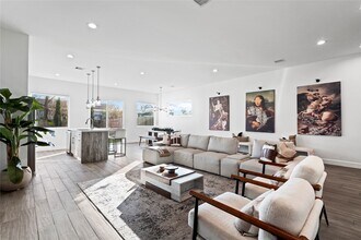 Building Photo - 6819 Rocinante Ln