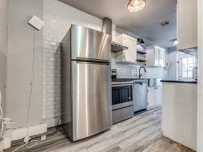 Foto del edificio - 941 NE 16th St