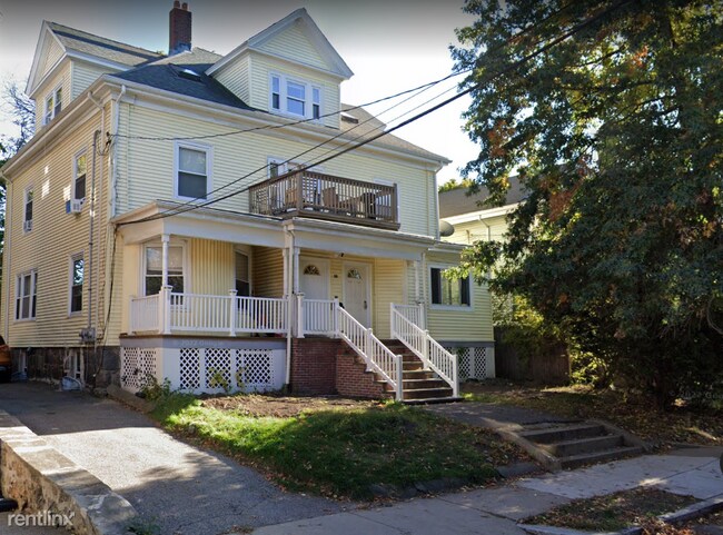 Foto del edificio - 6 br, 3 bath Duplex - 12 Verndale St 1