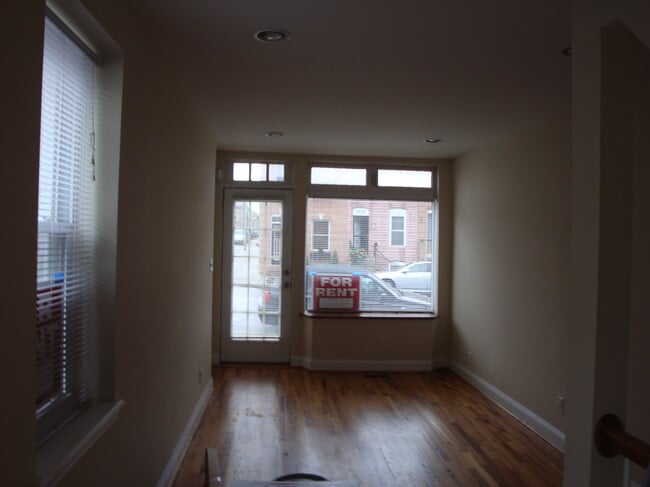 Building Photo - 2521 Foster Ave