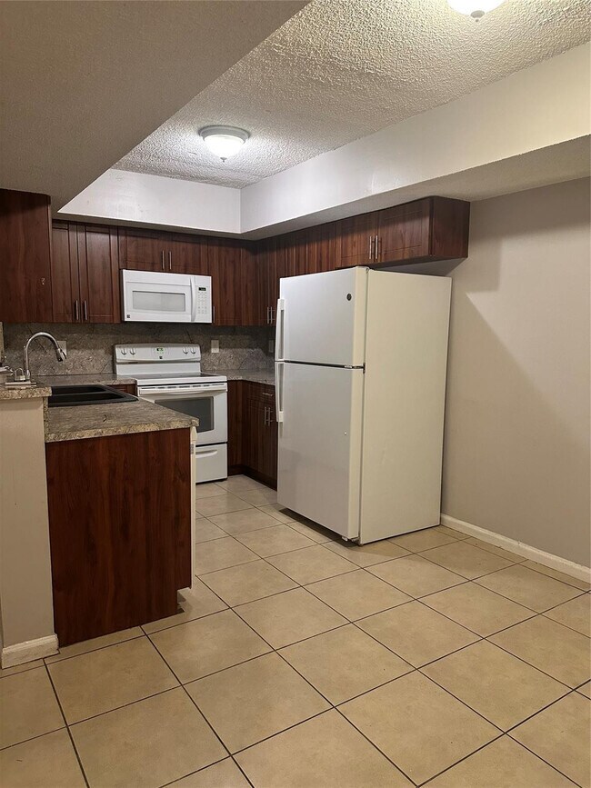 Foto del edificio - 5590 NW 61st St