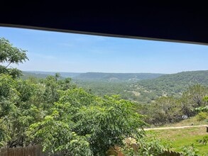 Building Photo - 744 Hill Top Dr