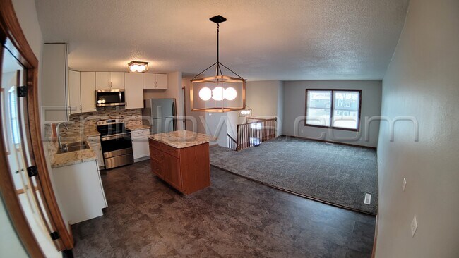 Building Photo - 1335 Eisenhower Rd