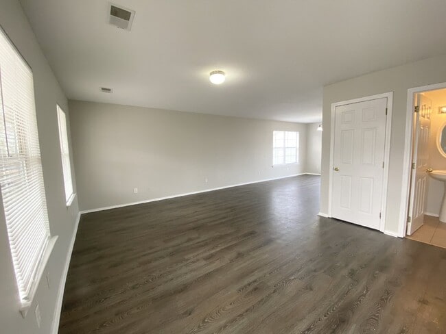 Foto del edificio - Three Bedroom, University Park Home!