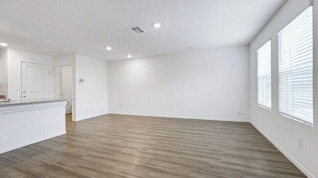 Foto del edificio - Gorgeous 3 bedroom townhome with attached ...
