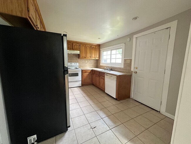 Foto del edificio - Welcome to this charming 3-bedroom, 2-bathroom home located in Atkins, AR
