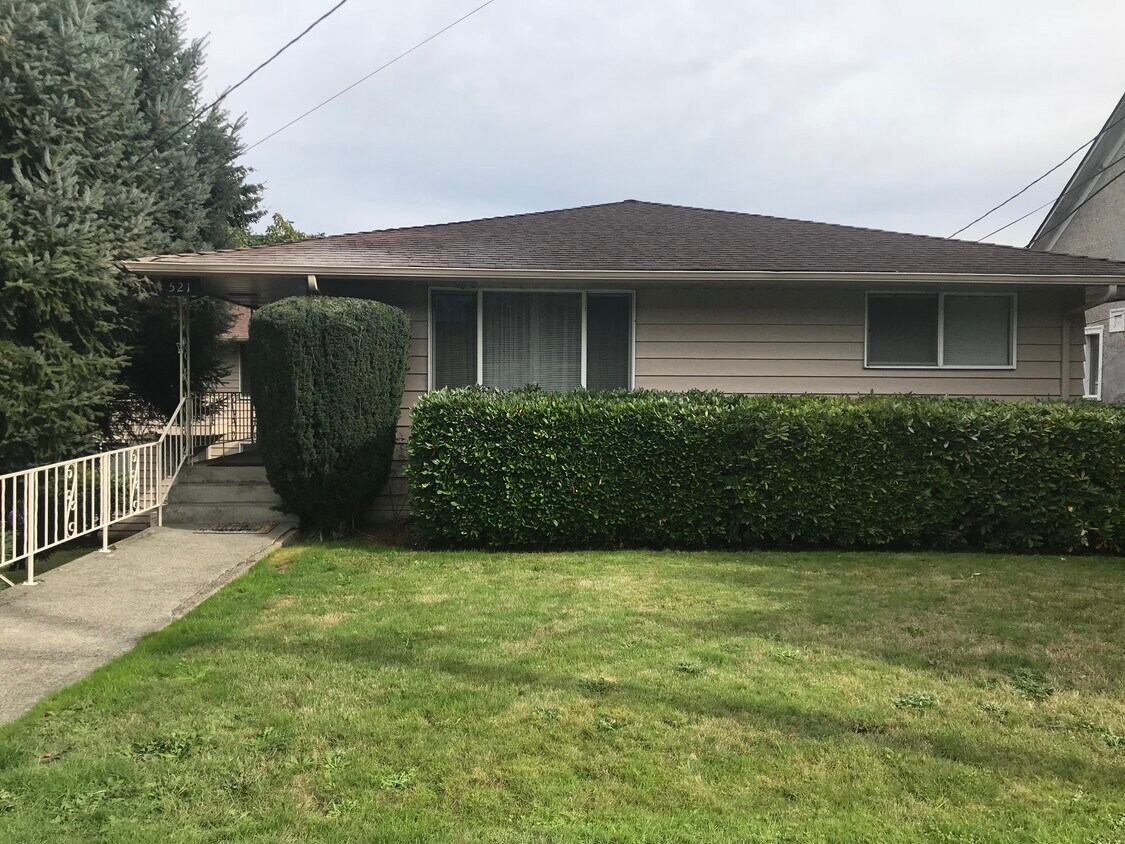 Foto principal - 521 Ave D