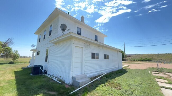 Foto del edificio - Farm House For Lease
