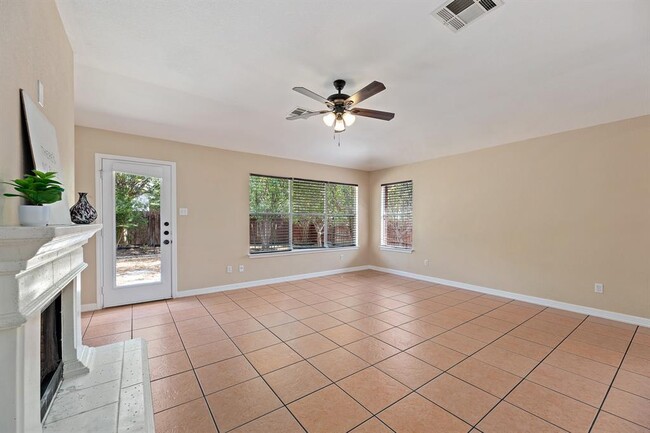 Building Photo - 1208 Lochaline Loop