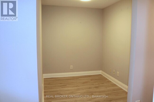 Photo du bâtiment - 20 N Park Rd