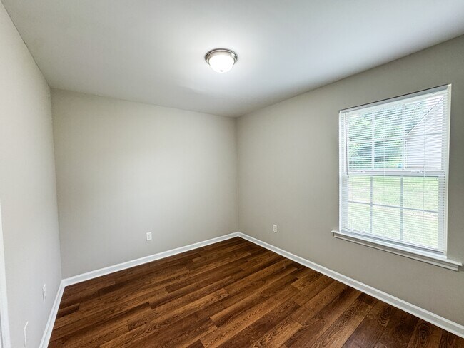 Foto del edificio - 335 Flat Cove Rd