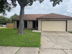 Building Photo - 10901 W Dogwood Dr