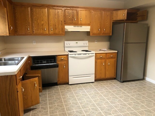 Building Photo - 142 Ashberry Dr