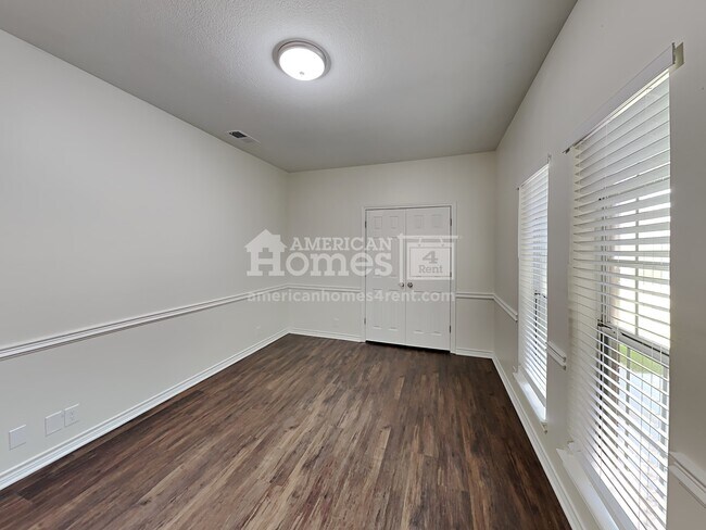 Building Photo - 228 Santa Fe Trail