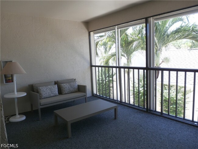Building Photo - 16301 Kelly Woods Dr
