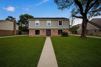 Building Photo - 15414 Ripplestream Dr