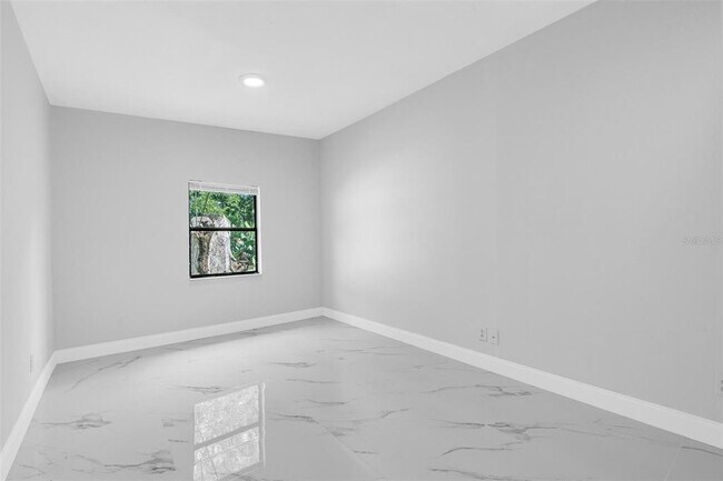 Foto del edificio - 11513 Churchill St