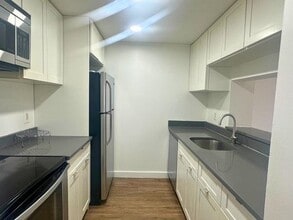 Building Photo - 1 2nd St